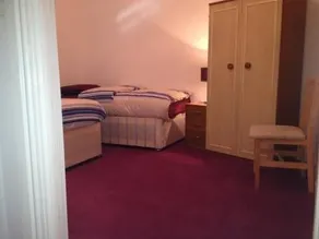 Portland House - Image 5