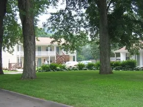 Red Carpet Inn & Suites New Milford - Image 5