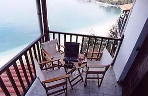 Karaoulanis Beach Aparthotel - Image 4