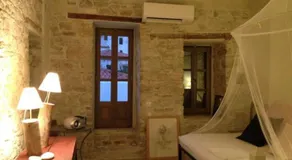 Village house in Hora Samos - Image 5