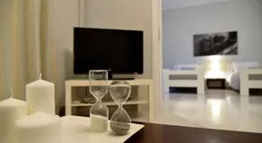 Daphne's Apartment - Image 2
