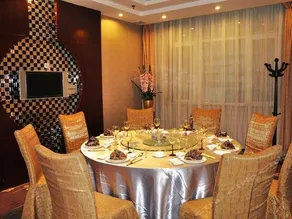 Ruilong International Hotel - Image 5