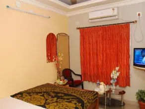 Holy Home Guest House - Image 5