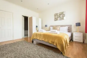 Platinum Apartment Mornington Crescent 9986 - Image 1