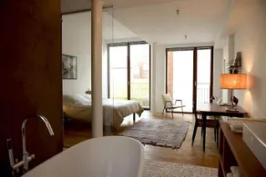 The Bed To Be - Image 5