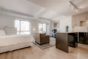 Global Luxury Suites at Pine Street - Image 5