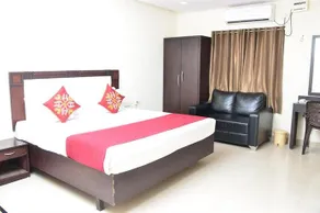 Hotel Sitara Grand - Image 4