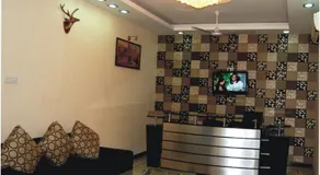 Hotel Corbett Plaza - Image 2
