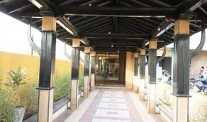 Hotel Yellow Lime - Image 2