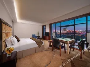 Cohere Hotel - Image 5