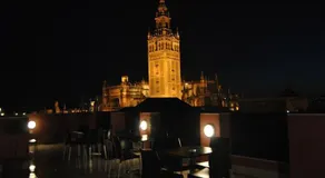 Grand Luxe Hostel - Image 2