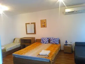 Burgas Rooms And Studios - Image 3