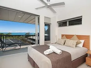 Viridian Village Private Holiday Apartment - Image 1
