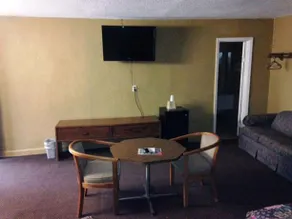 Economy Inn Fort Dodge - Image 5