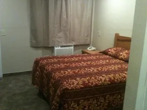 Hesperia Inn - Image 2