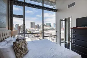 6th Avenue Apartment by Stay Alfred - Image 4