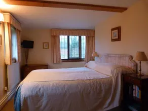Tudor Cottage - Image 3
