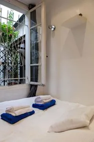 Montmartre Apartments - Léo Ferré - Image 5