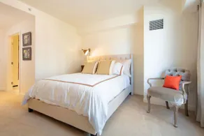 Oakwood At 118 Huntington Avenue - Image 3
