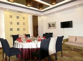 Yijing Garden Resort & Spa Hotel - Image 5