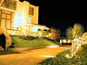 Trevessa House - Image 2