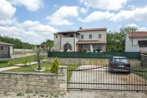 Villa Luna Sveti Lovrec - Image 4