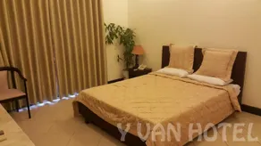 Y Van Hotel - Image 2