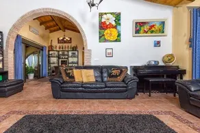 Villa Flores - Image 2