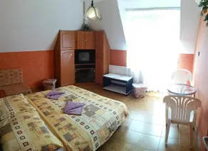 Napsugár Apartmanház - Image 5