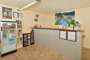 Falls Motel & Waterfront Campground - Image 2