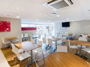 Travelodge Altrincham Central - Image 4