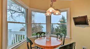 Stunning Bayfront Sandy Hook Retreat: Views & Yard - Image 2