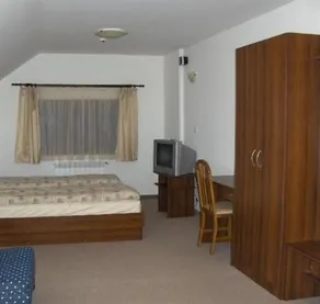 Kuker Hotel - Image 2