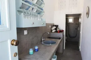 Small Beach House - Image 4