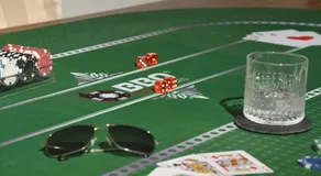 House of Cardz - The comforts of home on the road - Image 2