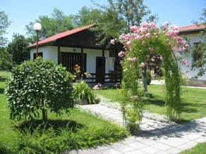 Lucky Bungalows - Image 2