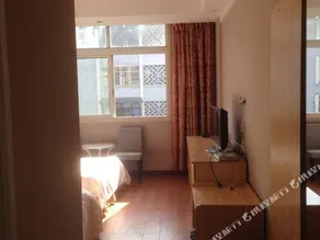 GAOYUANHONG ART HOTEL - Image 4