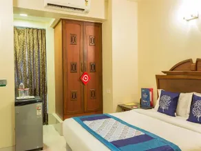 OYO Rooms Colaba Radio Club - Image 3