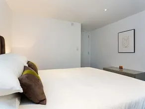 Veeve Modern 2 Bed OpenPlan On Spa Road London Bridge - Image 3