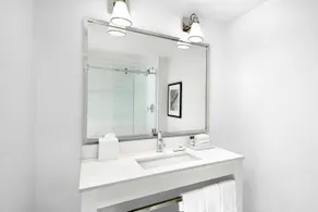 FOUR POINTS BY SHERATON VANCOUVER AIRPORT - Image 4
