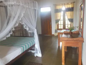 Beach House Habaraduwa - Image 5