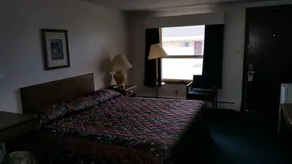 AmeriVu Inn Harvest Estates - Image 3
