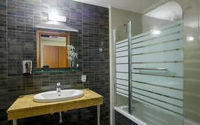 Hotel Anna - Image 2