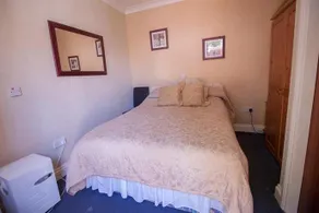 Raynscourt Lodge B&B - Image 5