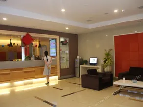 Luck 7 Inn Yichang CBD - Image 3