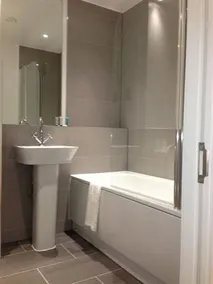 MAX Serviced Apartments Commercial Road - Image 3