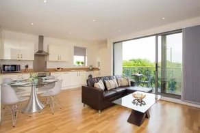 1 bedroom luxury apartment in Basingstoke - Image 2