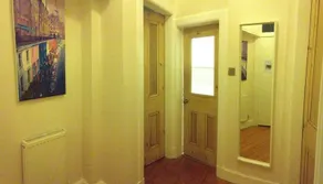 Edinburgh City Flat - Image 2
