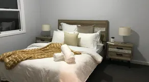 BALLARAT CLOSE 2 CBD + HOSPITAL+3BR HOME+NETFLIX + WiFi + Gift - Image 4
