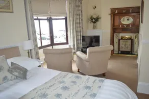 Rebleen Guest House - Image 2